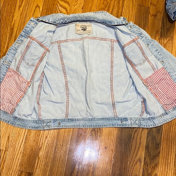 Light washed denim jacket - Picture 4 of 5